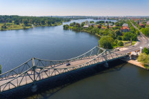 Glienicker Brücke: Symbol der deutschen Teilung und des Kalten Krieges